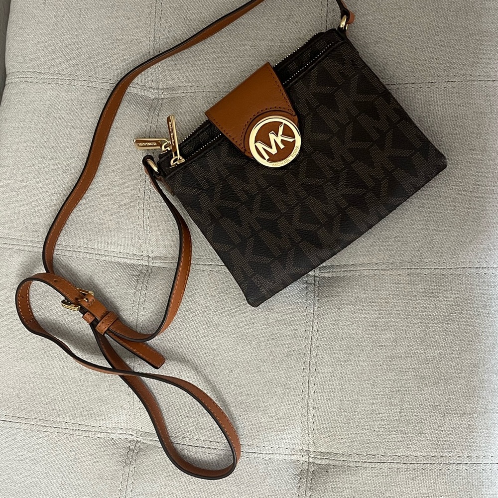 Michael Kors Black and Tan Crossbody Bag
